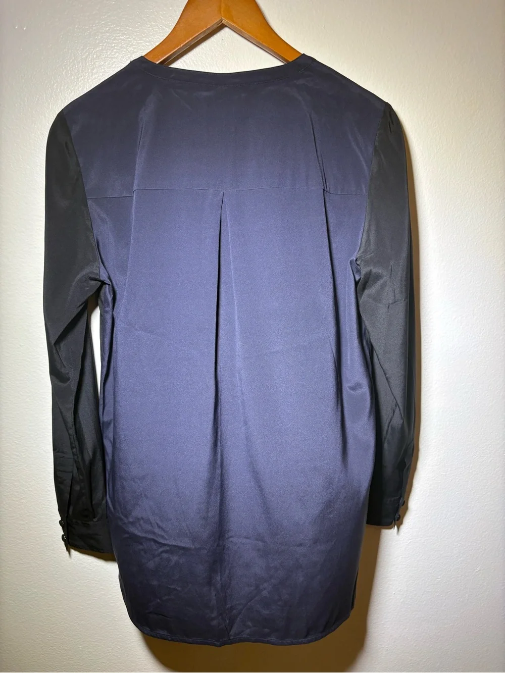 Tory Burch Meg 93% Silk Tunic Blouse Black Navy Colorblock Quiet Luxury Sz 4